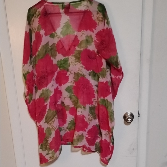Pink and Red Floral Tunic with Rounded Cut Neckline - Picture 3 of 5